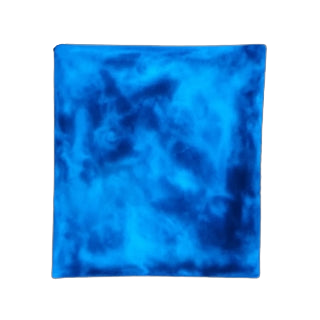 Ein blaues Quadrat auf schwarzem Hintergrund, hergestellt mit Resin Leuchtpigment Blau (50g) von FLEURY.