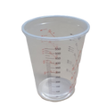 Ein FLEURY Mess- und Mischbecher 0,55 Liter (12 Stück) auf schwarzem Hintergrund.